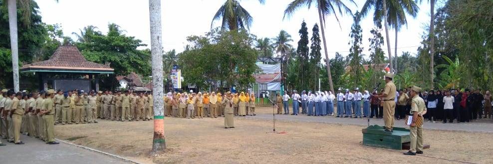 Upacara Peringatan Hari Sumpah Pemuda Ke-91 di Lapangan Kantor Kecamatan Purwodadi