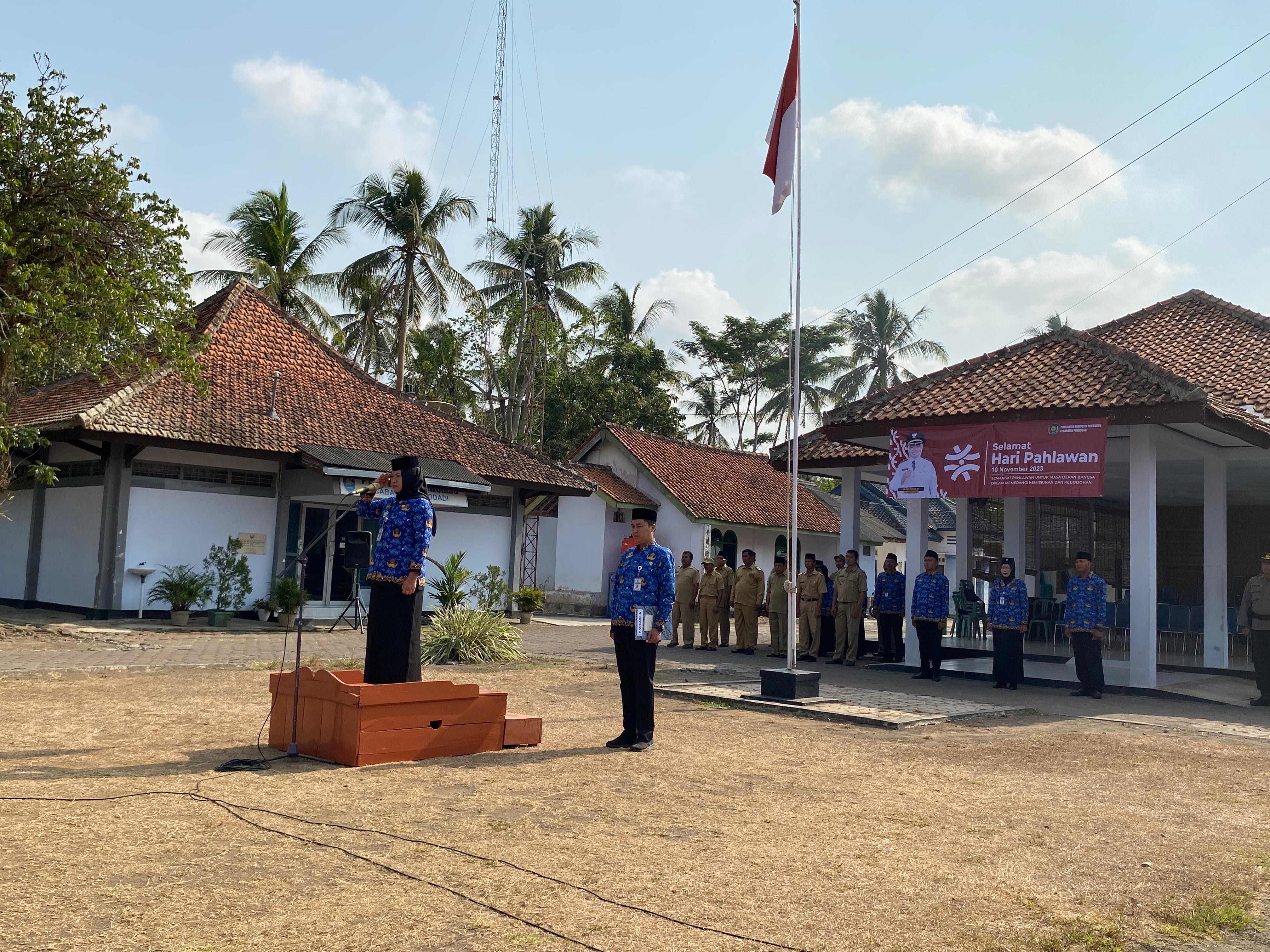 Upacara Hari Pahlawan 10 Nopember 2023 di Halaman Kantor Kecamatan Purwodadi