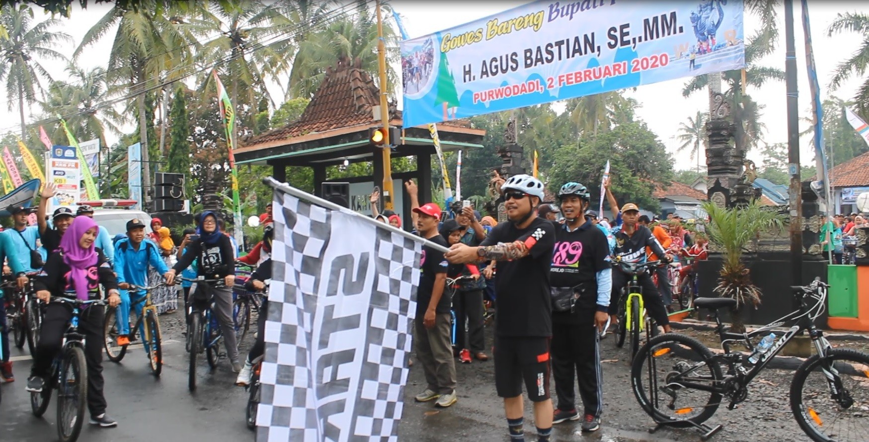 Gowes Bareng Bupati Purworejo Dengan Warga Kecamatan Purwodadi