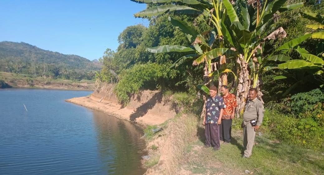 Kunjungan Camat Purwodadi Dalam Rangka Survey Lokasi Penyedotan Air Untuk Lahan Pertanian