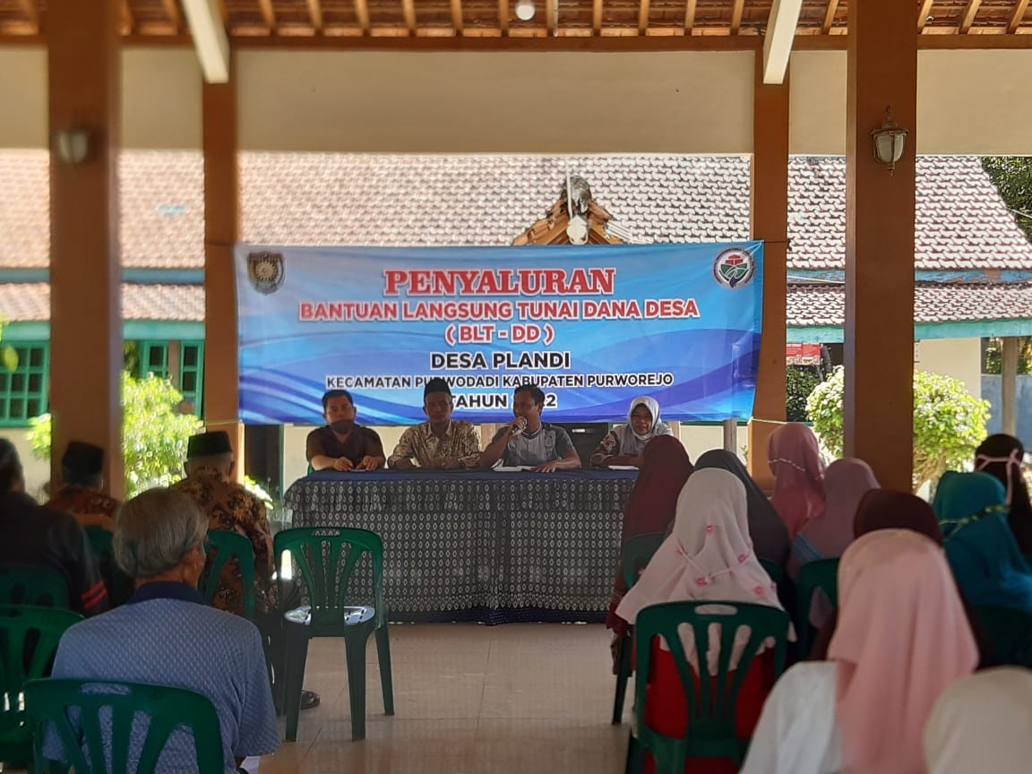 Penyaluran BLT DD Bulan Juli dan Agustus Tahun 2022 di Balai Desa Plandi Kecamatan Purwodadi By ADMIN 