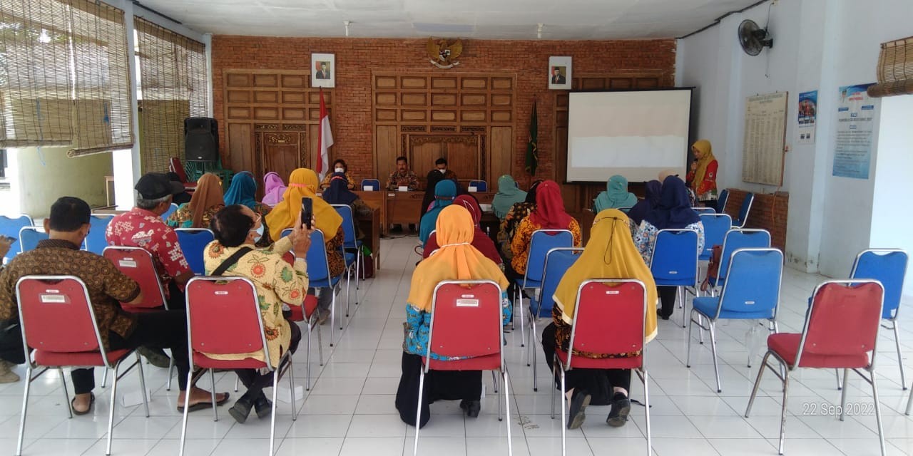 Penyuluhan Keluarga Sehat Sejahtera dan Pertemuan Rutin PPKBD di Pendopo Kecamatan Purwodadi