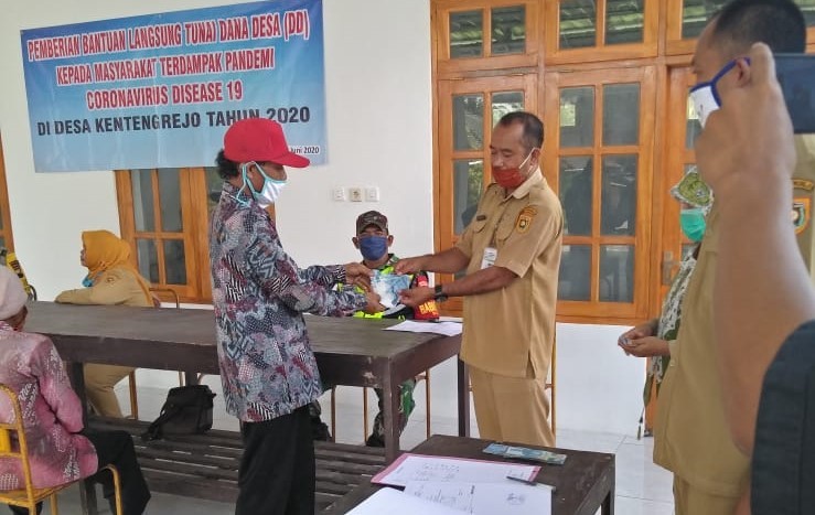 Penyaluran BLT DD Tahap II di Desa Kentengrejo Kecamatan Purwodad