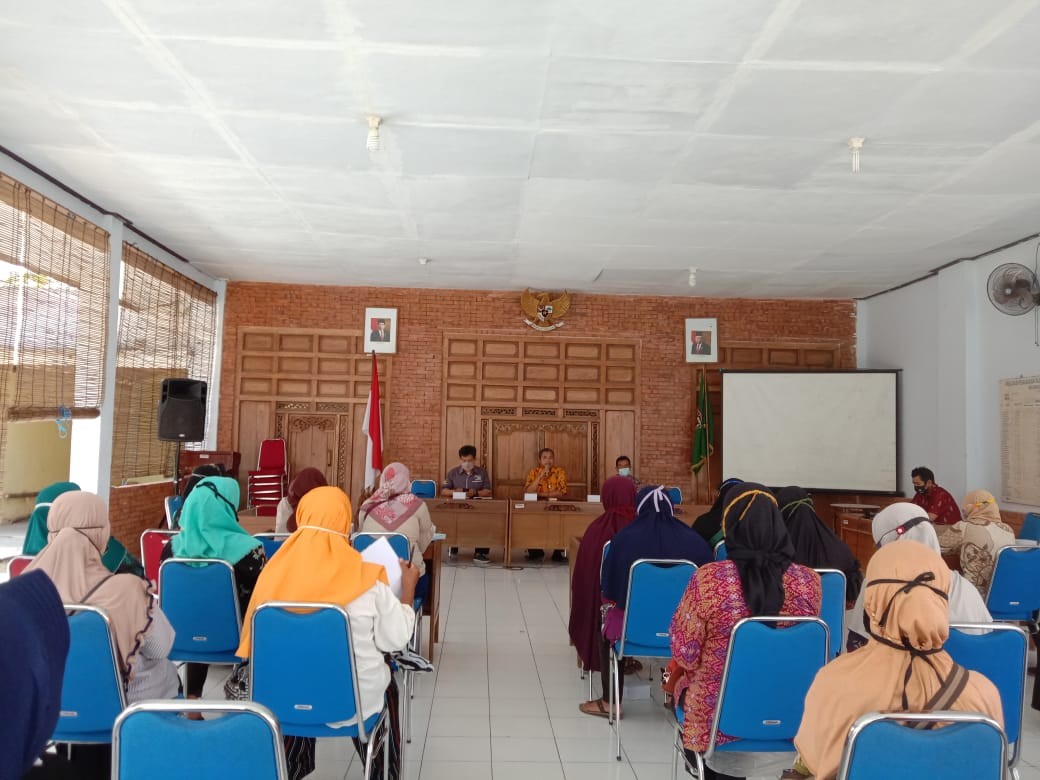 Pembinaan KUBE oleh Koordinator Lapangan PKH Kecamatan Purwodadi