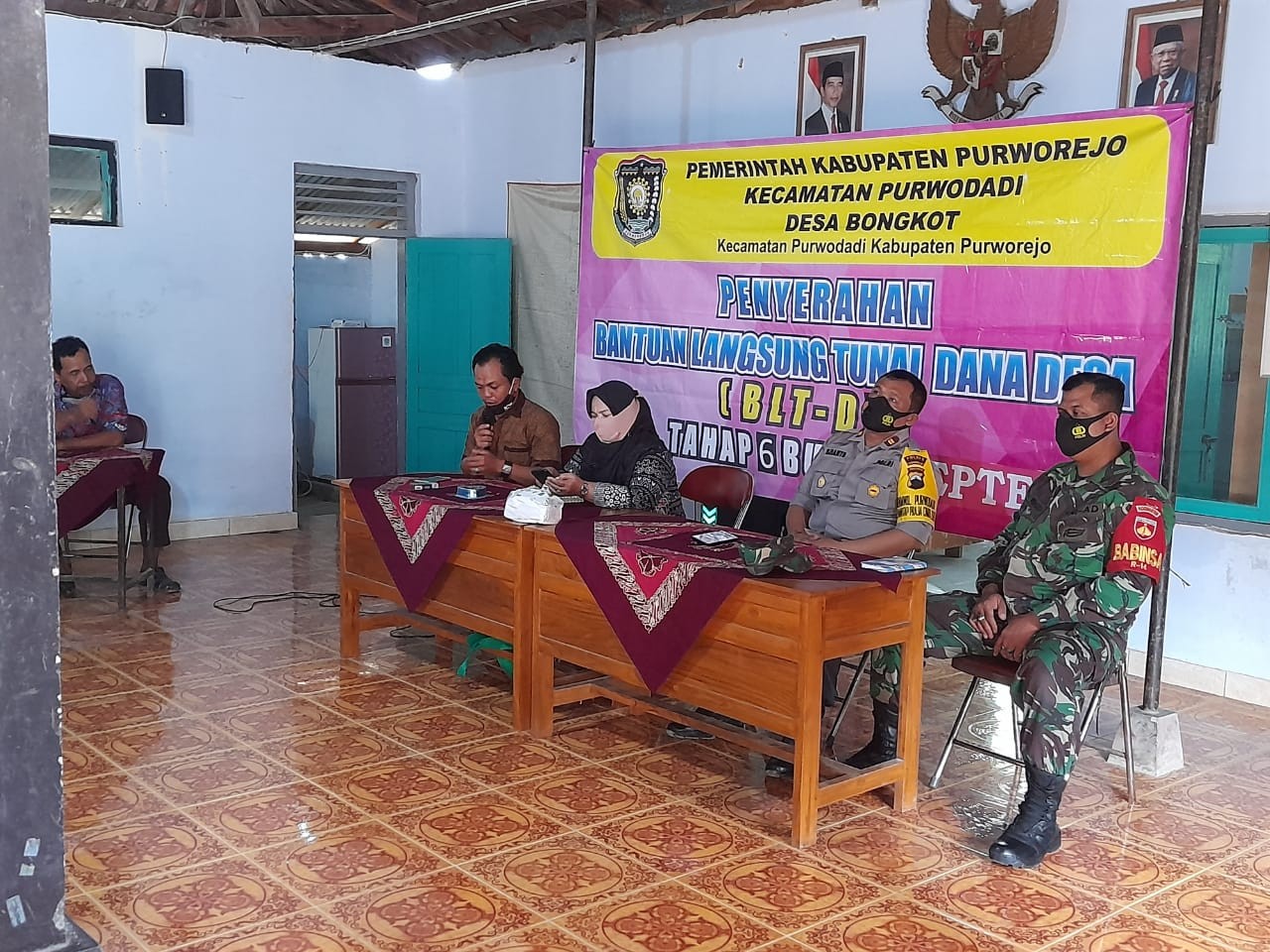 Penyaluran BLT DD Bulan Ke-6 di Desa Bongkot Kecamatan Purwodadi