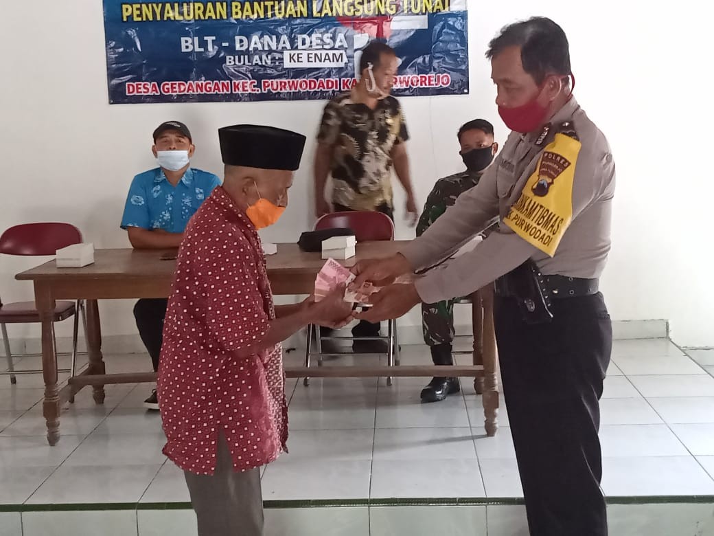 Penyaluran BLT DD Tahap 2 Bulan Ke-3 di Desa Tegalaren Kecamatan Purwodadi