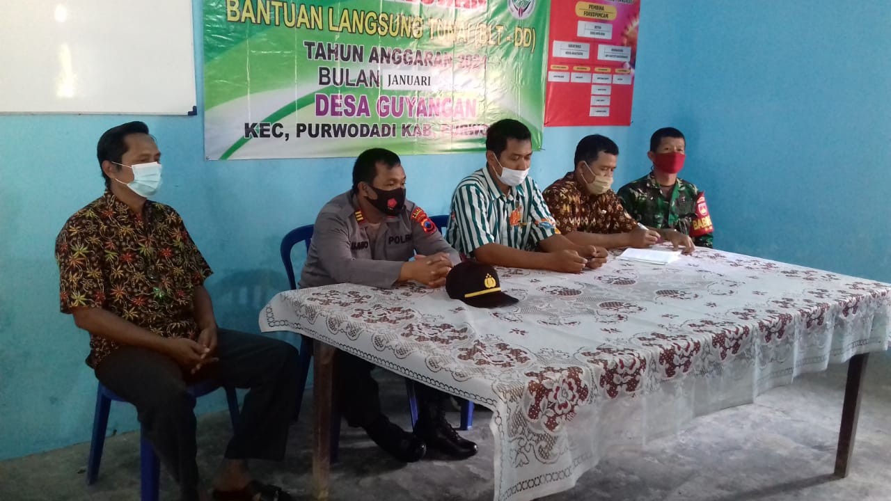 Penyaluran BLT DD Tahap I Tahun 2021 di Balai Desa Guyangan Kecamatan Purwodadi