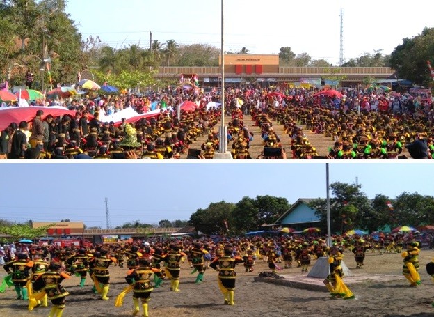 Acara Tari Dolalak Massal di Lapangan Kecamatan Purwodadi