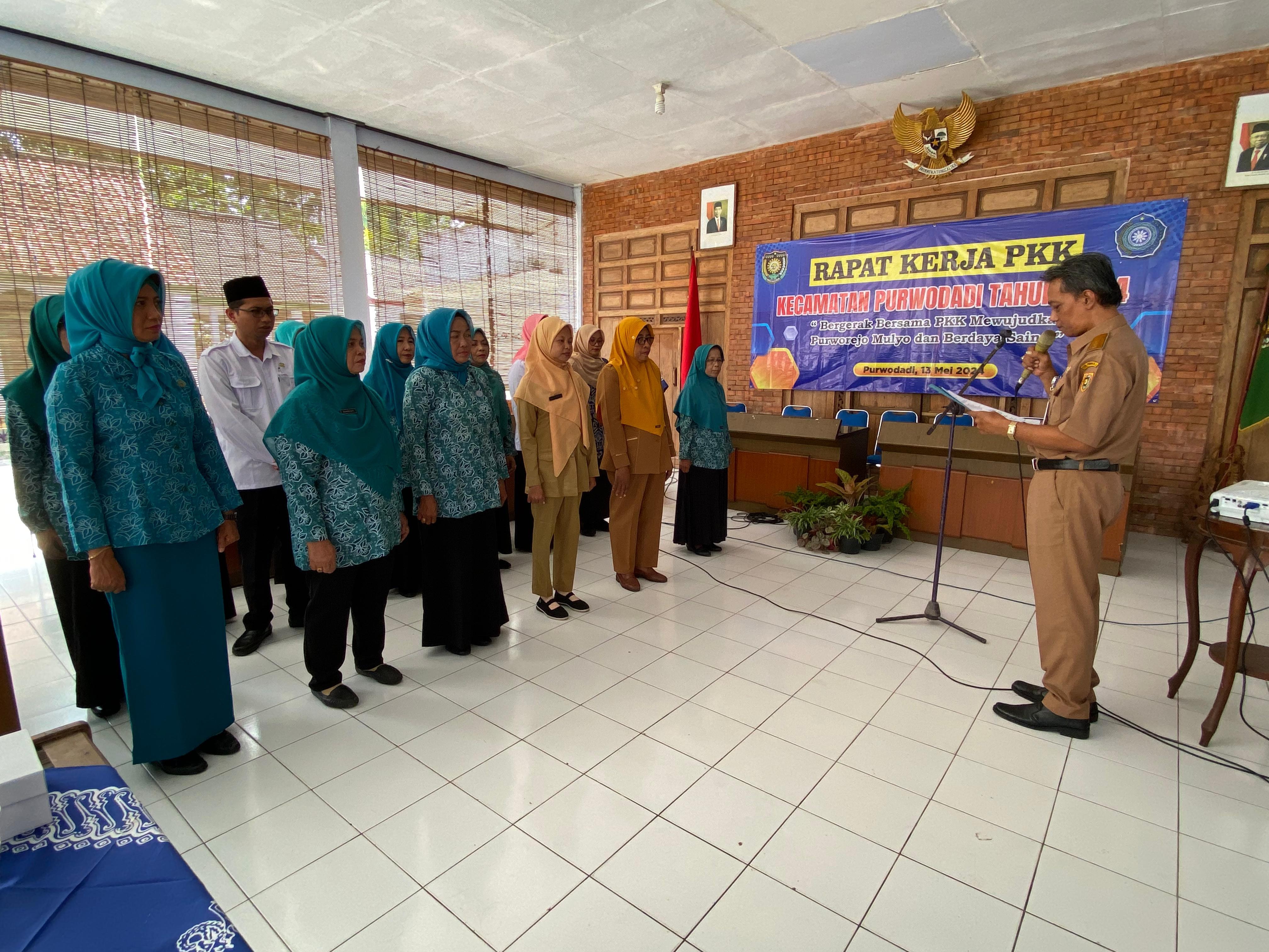 Rapat Kerja Pelantikan Pengurus PKK Tingkat Kecamatan Purwodadi