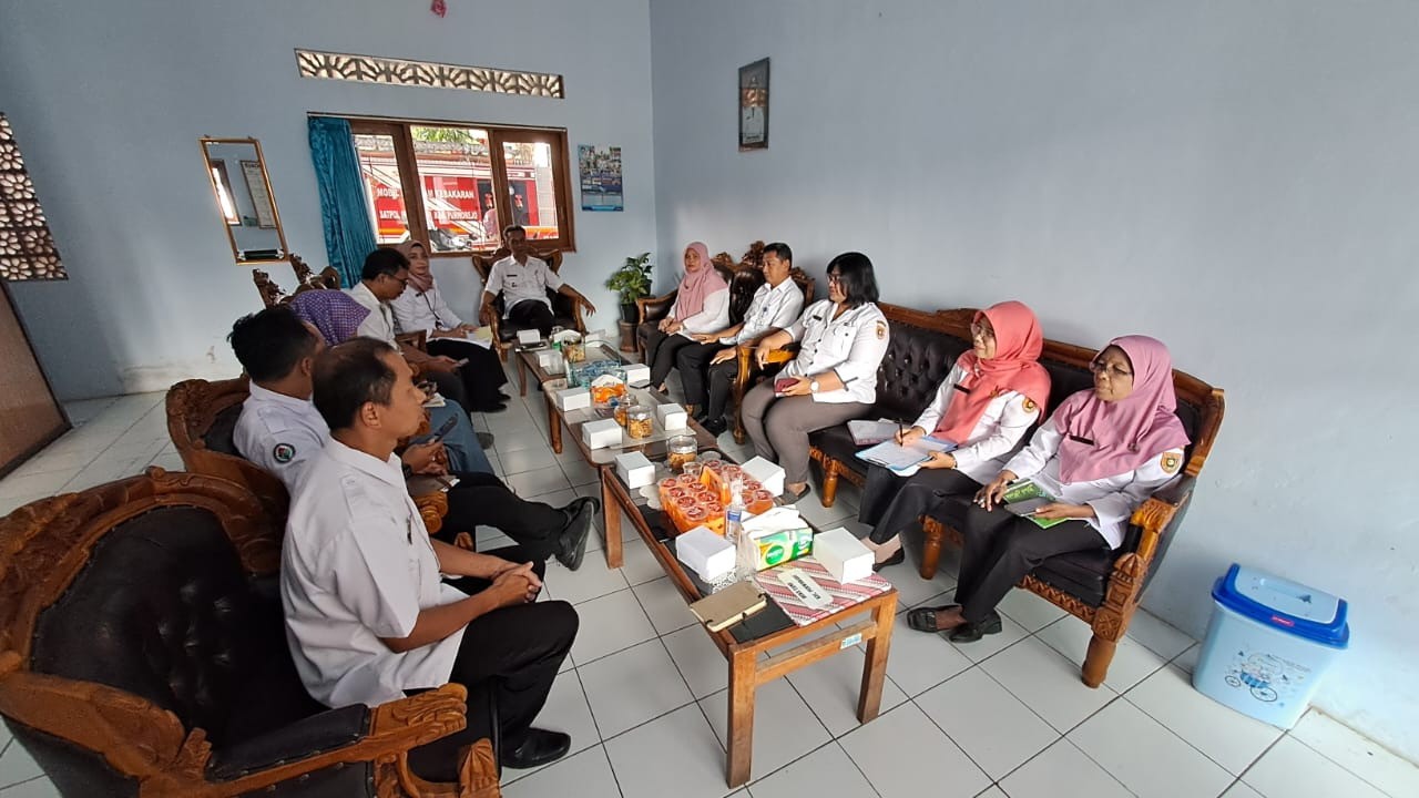 Rapat Internal Pejabat Struktural di Kecamatan Purwodadi