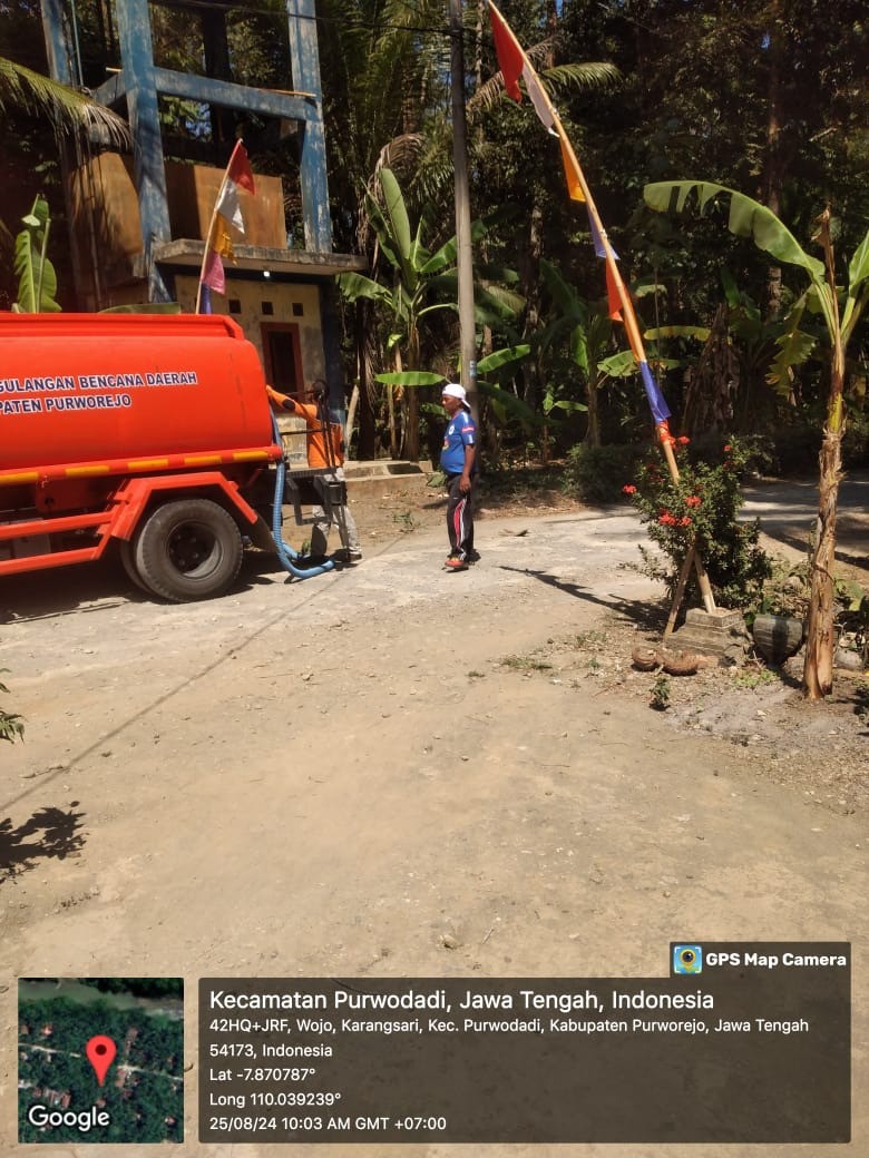 Bantuan Droping Air Bersih di Desa Karangsari