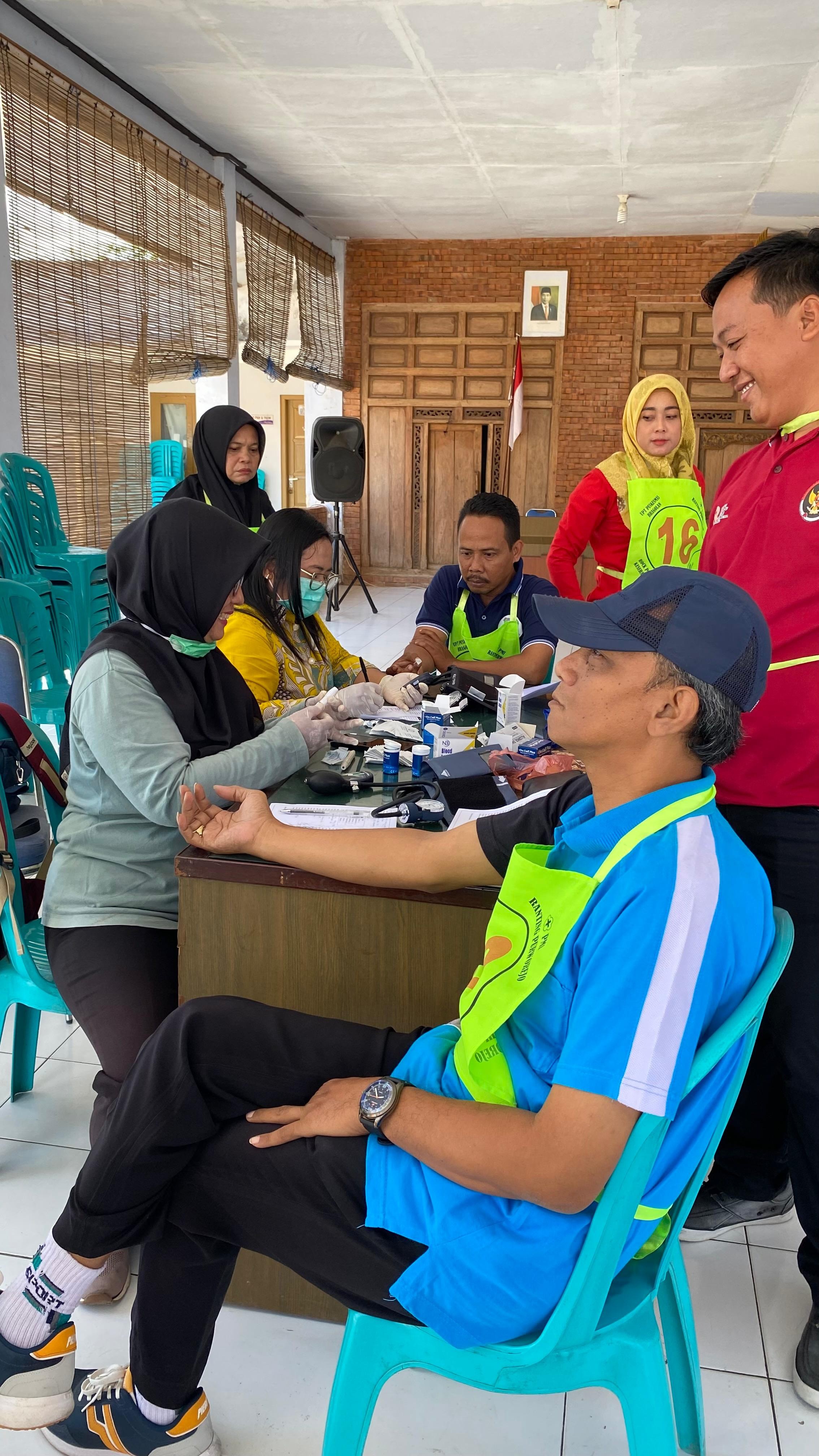 Pemeriksaan Kebugaran Jasmani (Rockport) dan Pemeriksaan Kesehatan Pegawai di Lingkungan Kecamatan Purwodadi