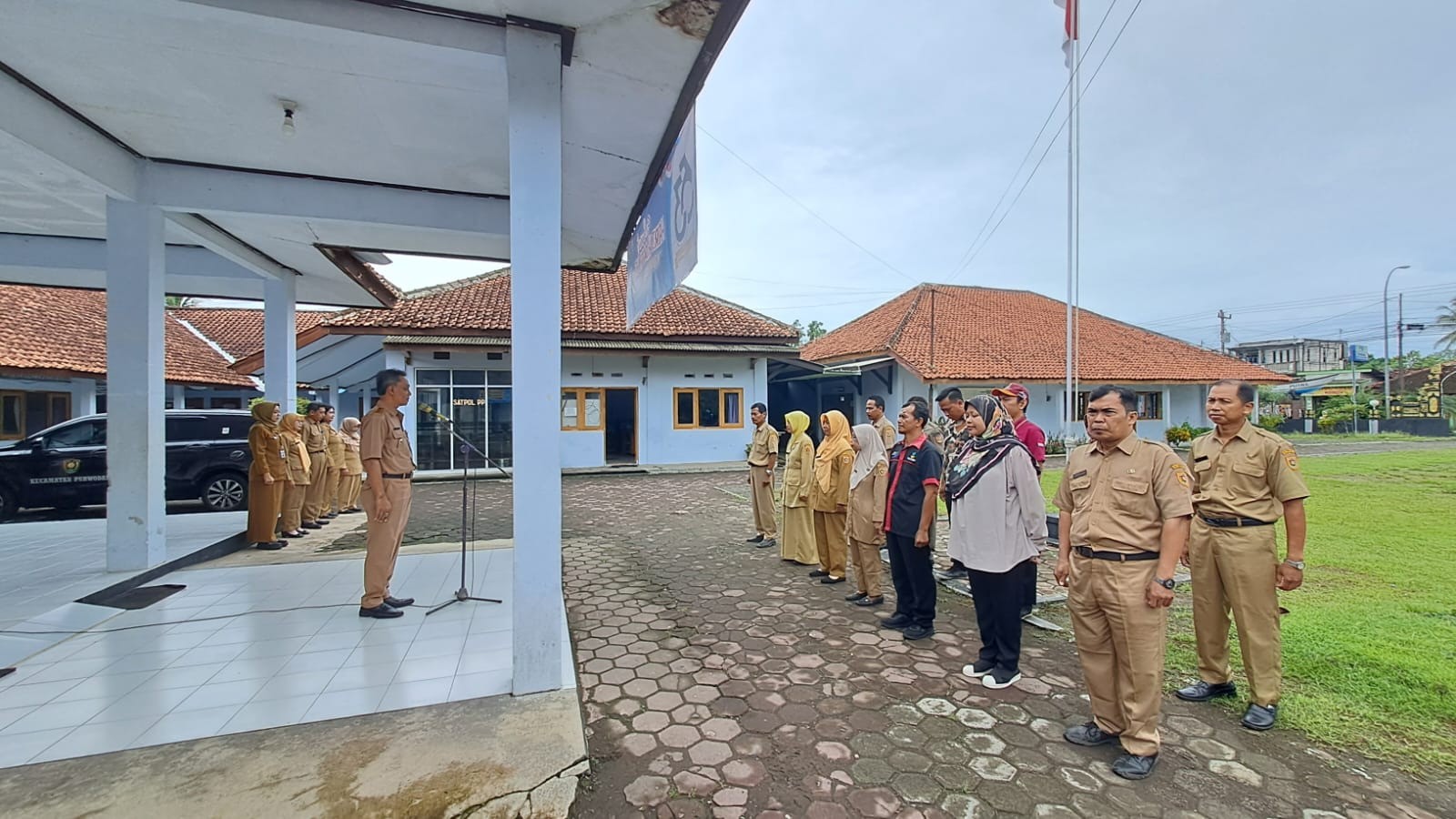 Pelaksanaan Apel Rutin Pagi ASN Kecamatan Purwodadi Awal Desember 2024