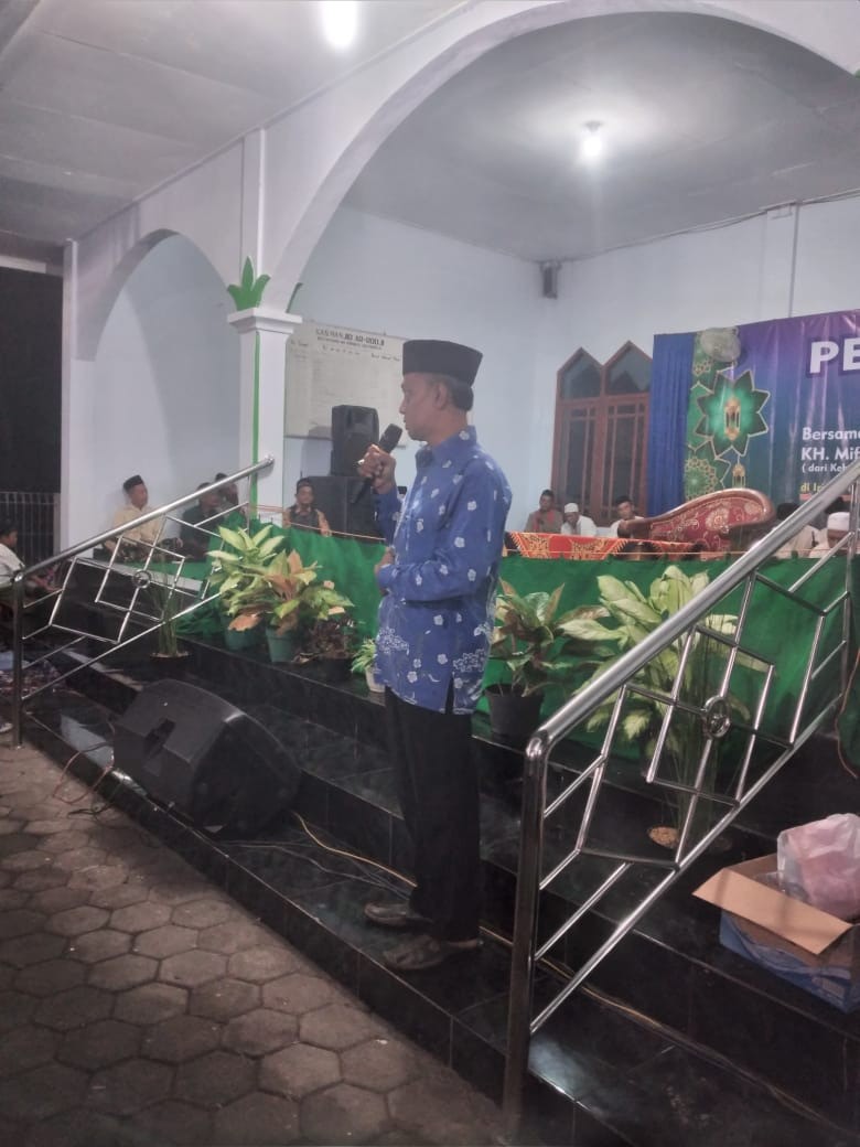 Pengajian Umum bersama KH Miftahuddin Zuhri dari Kebumen di Desa WATUKURO