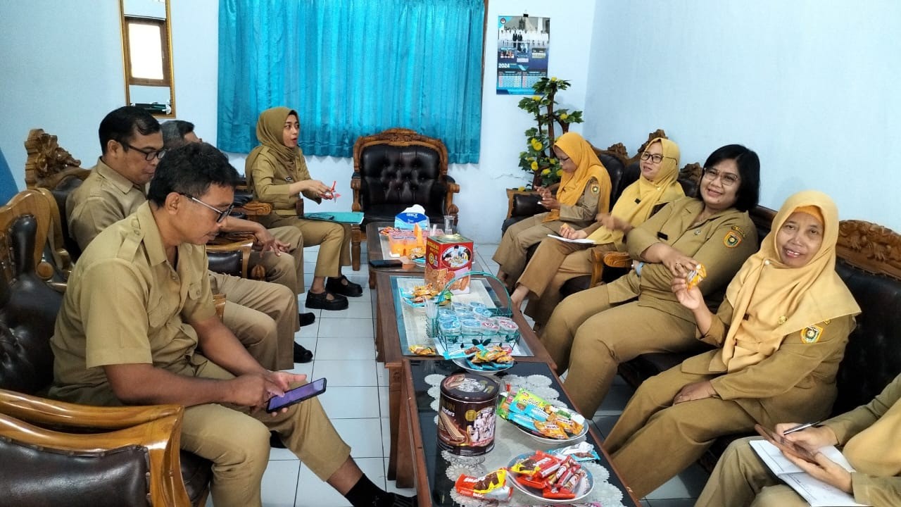 Rapat Internal Pejabat Struktural di Kecamatan Purwodadi Evaluasi Kinerja Tahun 2024 dan Langkah-langkah Kinerja Tahun 2025