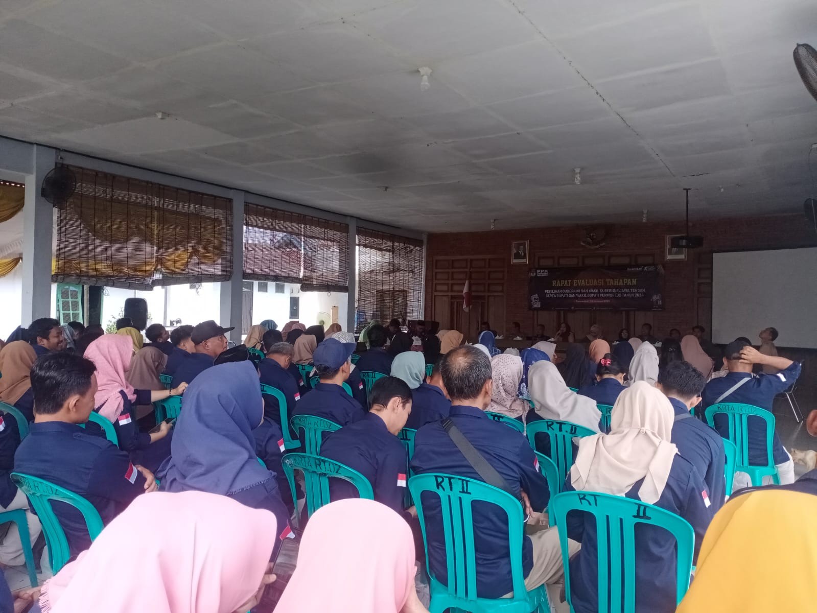 Rapat Evaluasi Tahapan Pemilihan Serentak Tahun 2024 di Kecamatan Purwodadi 14-01-2025