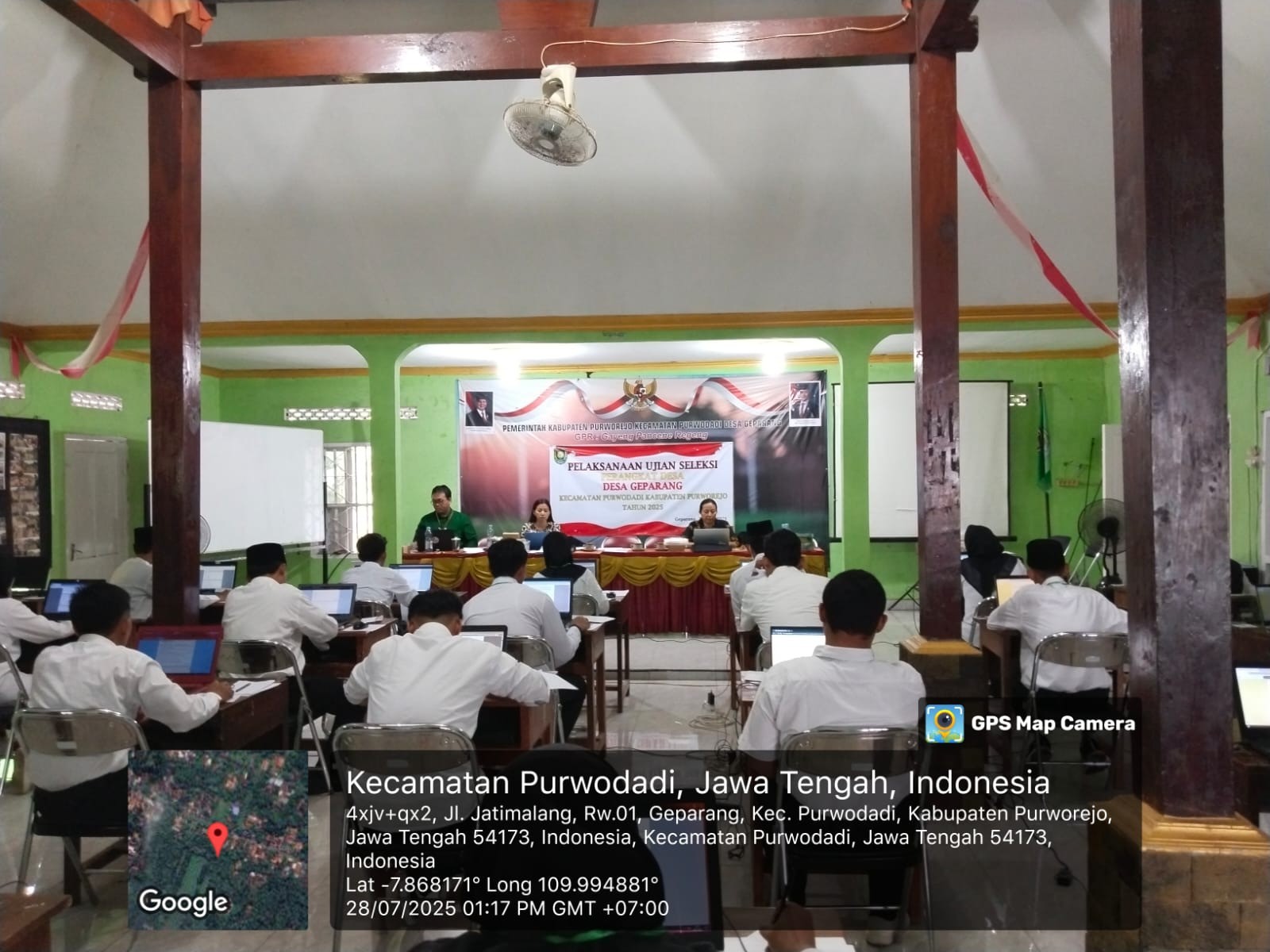 Pelaksanaan ujian perangkat Desa Geparang berjalan lancar, Tim Pengawas dan Fasilitasi Kecamatan Purwodadi ikut Monitoring