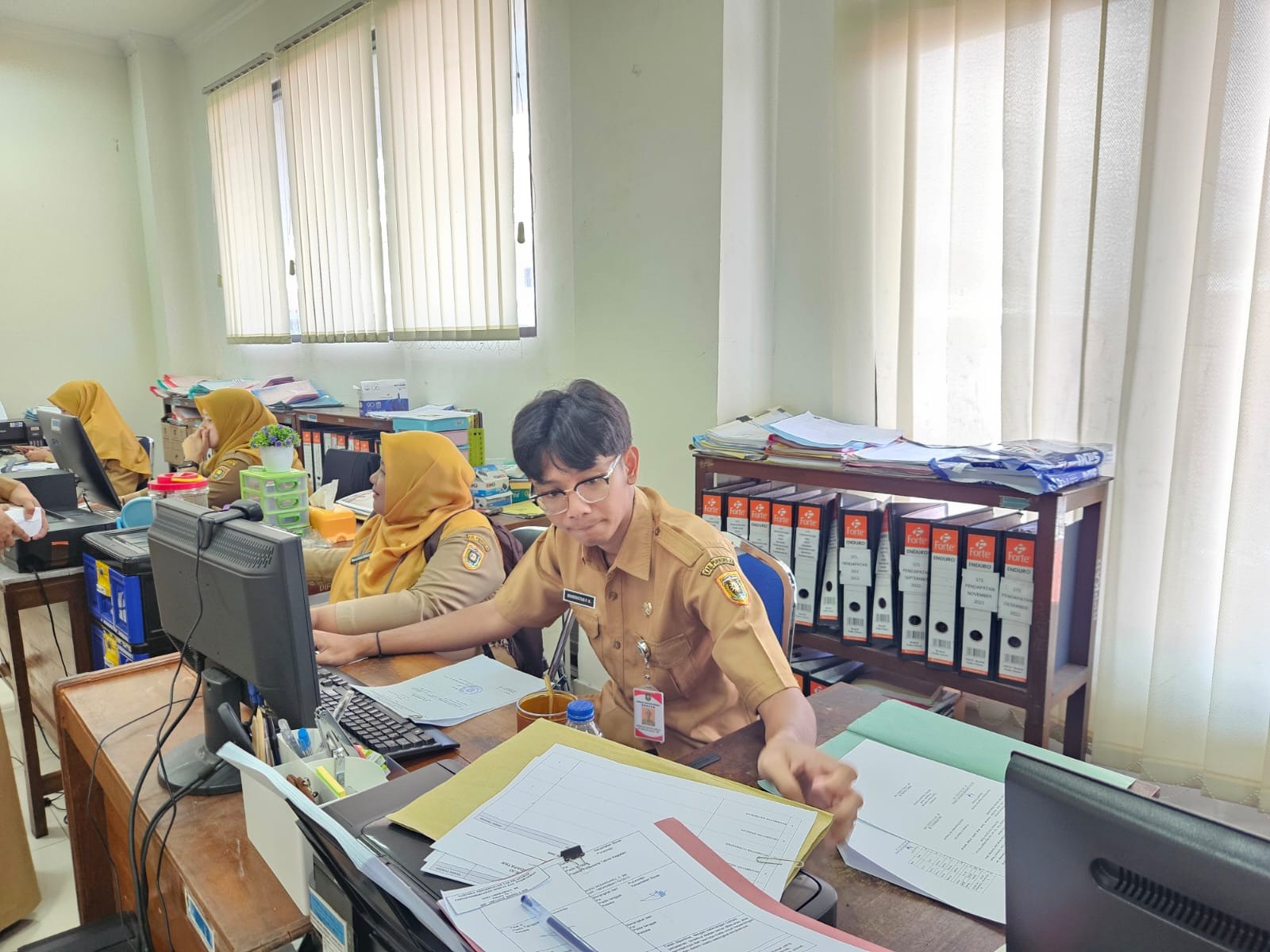 Rekonsiliasi Pendapatan Bagian Bulan Oktober 2025, Bendahara Penerimaan Kecamatan Purwodadi hadir