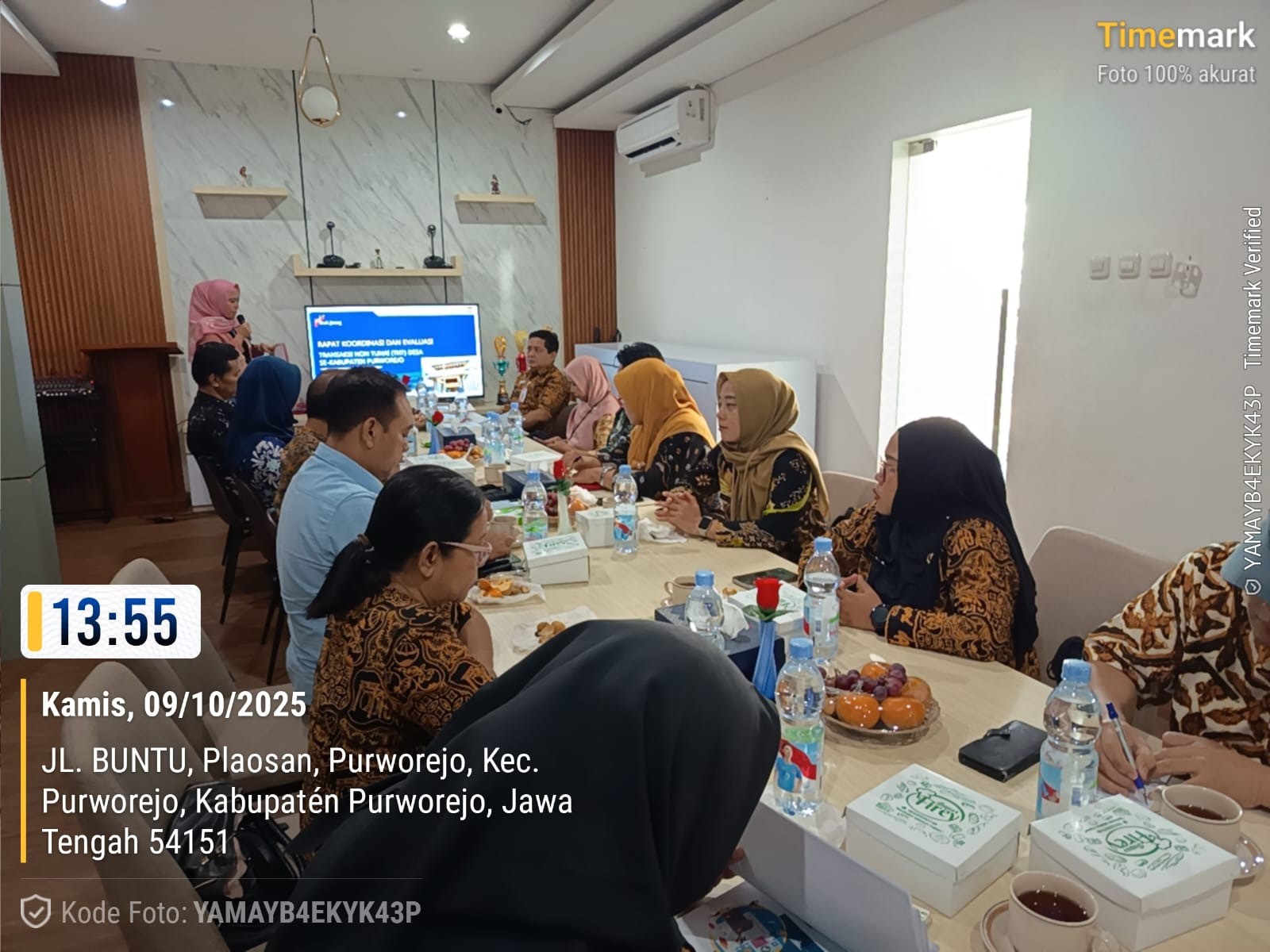 Koordinasi dan Evaluasi Pelaksanaan Transaksi Non Tunai Desa di Kabupaten Purworejo,Sekcam Purwodadi hadir