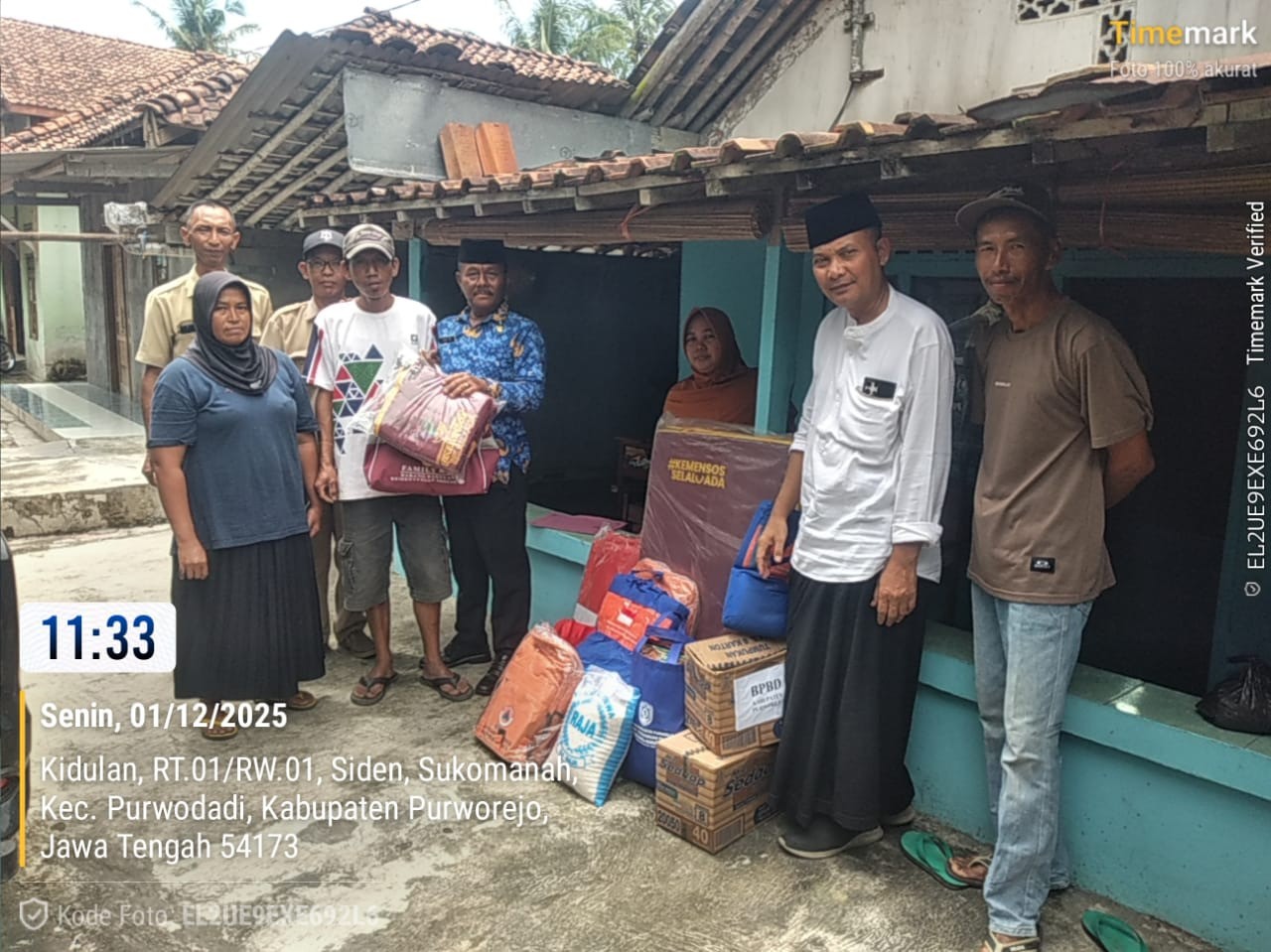 Penyerahan bantuan Logistik Kebutuhan sehari – hari dari  BPBD dan Dinsos Kabupaten Purworejo, Pranata Perlindungan Masyarakat Kecamatan Purwodadi hadir