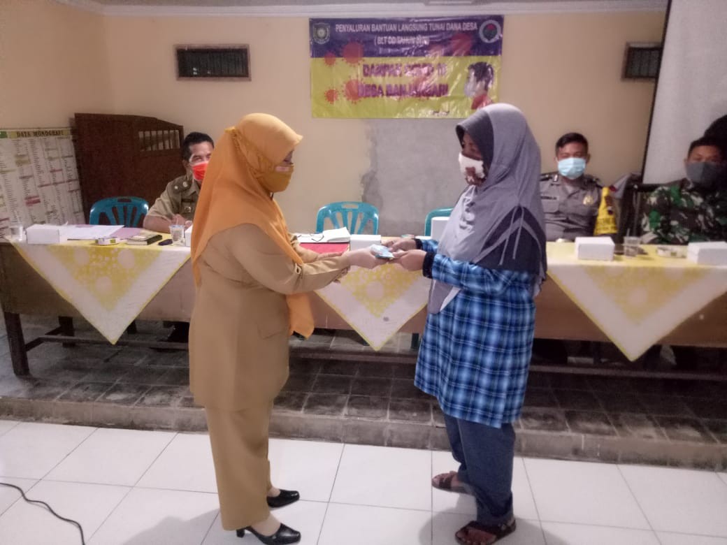 Penyaluran BLT DD Tahap di Desa Banjarsari Kecamatan Purwodadi 