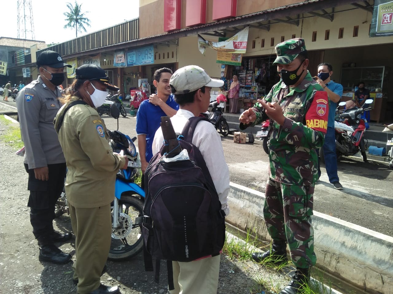 Kegiatan Operasi Yustisi Pelaksanaan Protokol Kesehatan di Pasar Purwodadi Kecamatan Purwodadi 