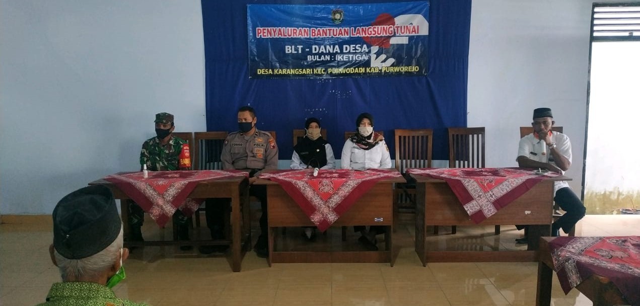 Penyaluran BLT DD di Desa Karangsari Kecamatan Purwodadi 