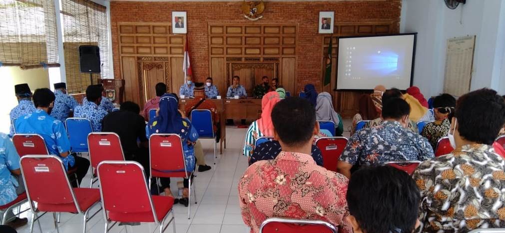 Konfrensi Kepala Desa dan Sekretaris Desa di Pendopo Kecamatan Purwodadi