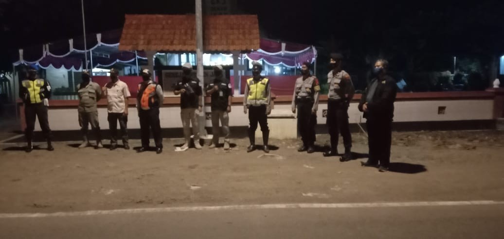 Monitoring Keamanan Forkompincam Pada Ibadah Natal di GKJ Jenar Wetan Kecamatan Purwodadi