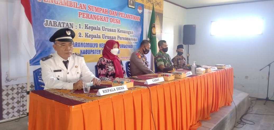 Pelantikan dan Pengambilan Sumpah Perangkat Desa di Desa Karangmulyo Kecamatan Purwodadi