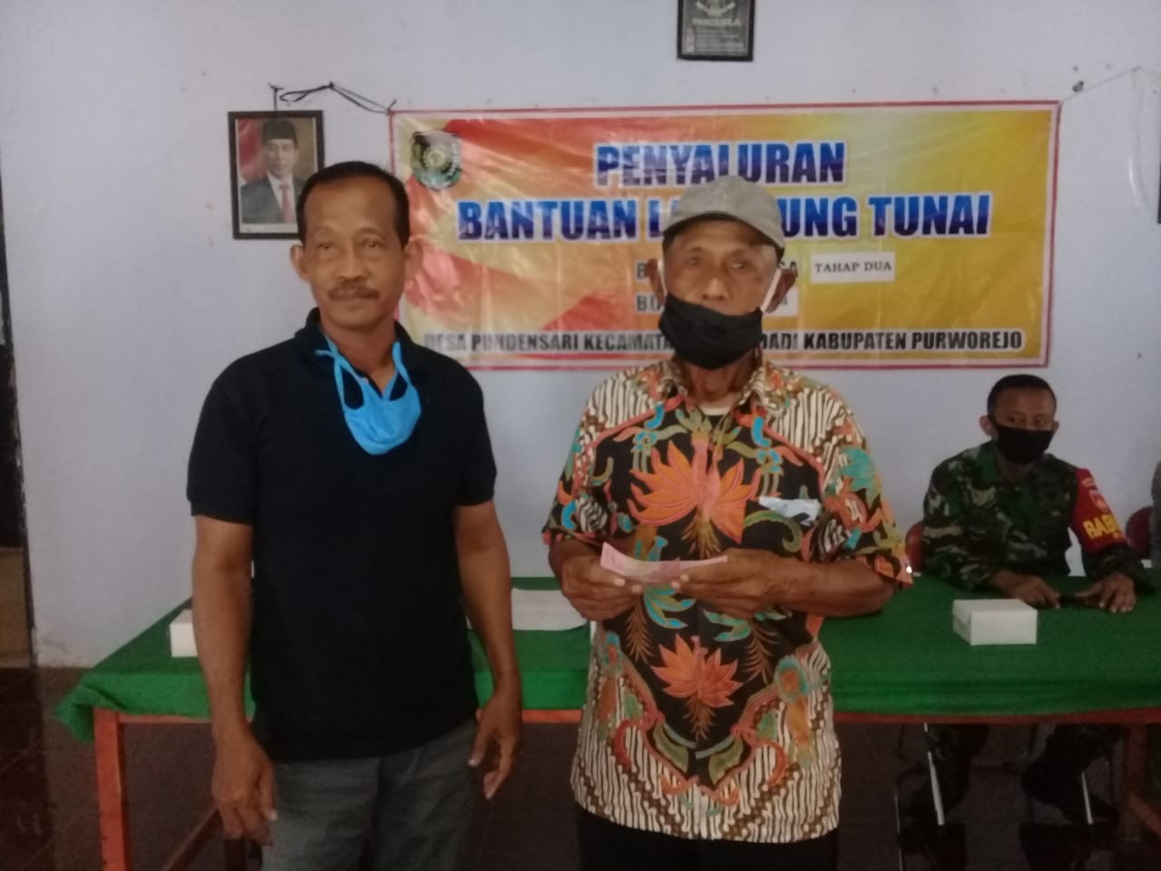 Penyaluran BLT DD di Desa Pundensari Kecamatan Purwodadi 