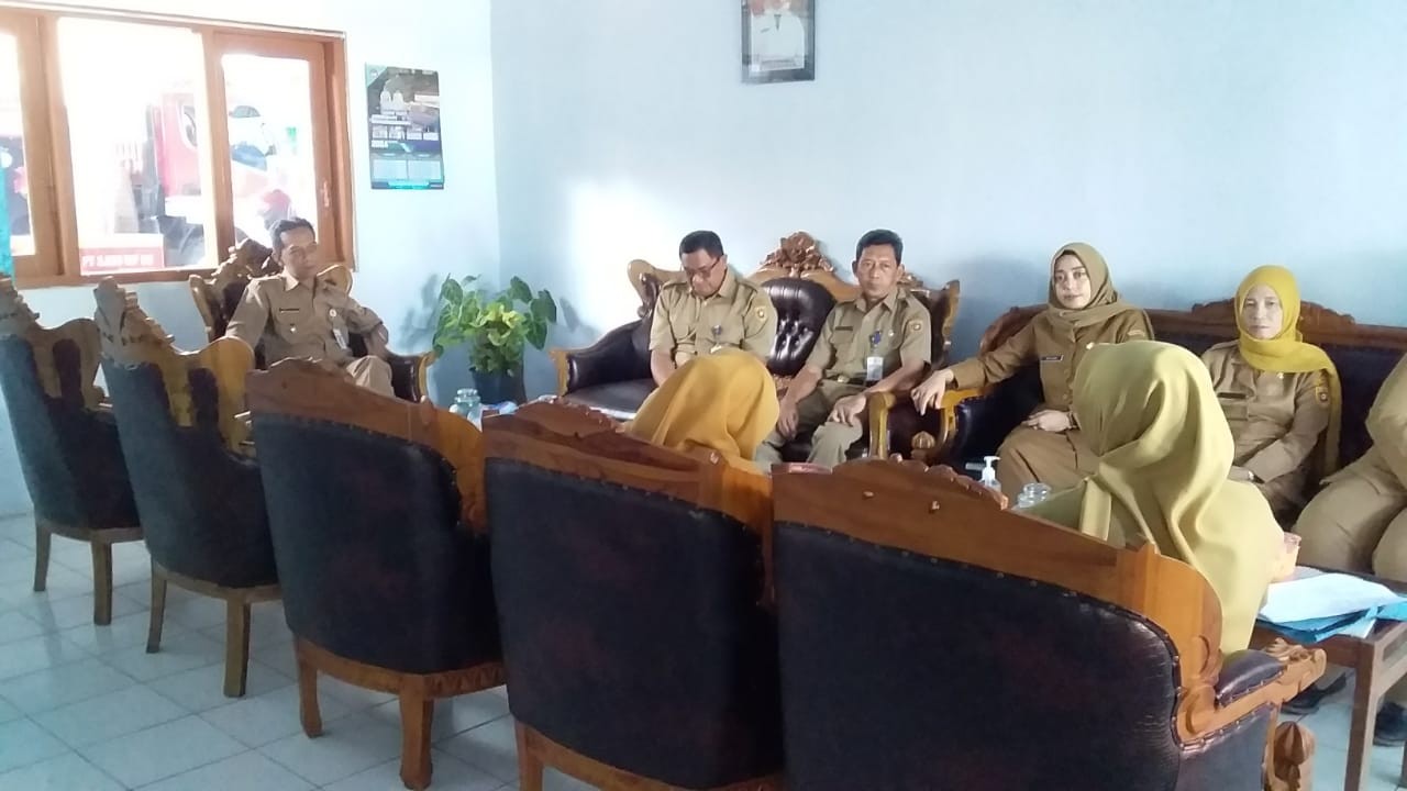 Rapat Koordinasi di Ruang Kerja Camat Purwodadi