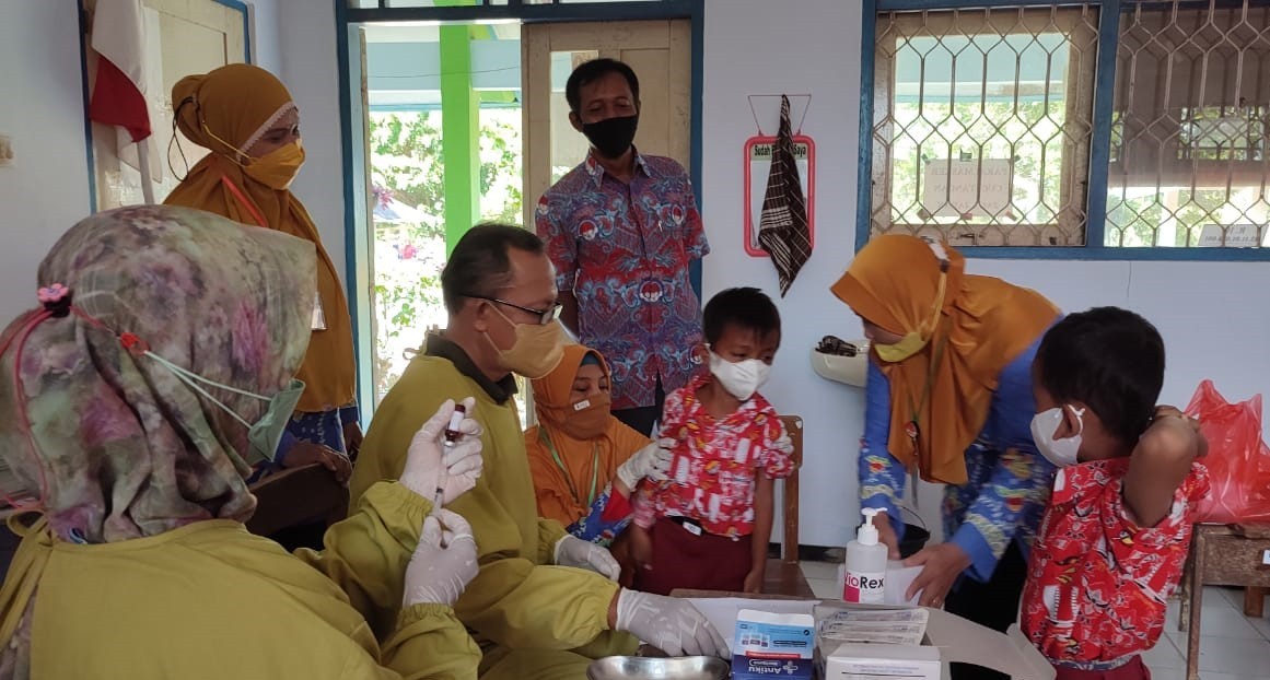 Vaksinasi Covid-19 Bagi Anak Sekolah di SDN Keduren Kecamatan Purwodadi