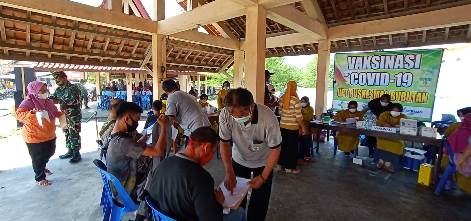 Kegiatan Vaksin Massal Dosis Ke-2 di Pantai Jatimalang