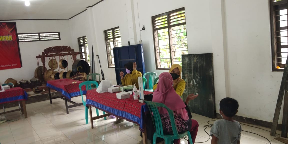 Kegiatan Vaksin Massal di Balai Desa Purwosari Kecamatan Purwodadi